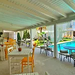 Hotel Jardin D'azur *